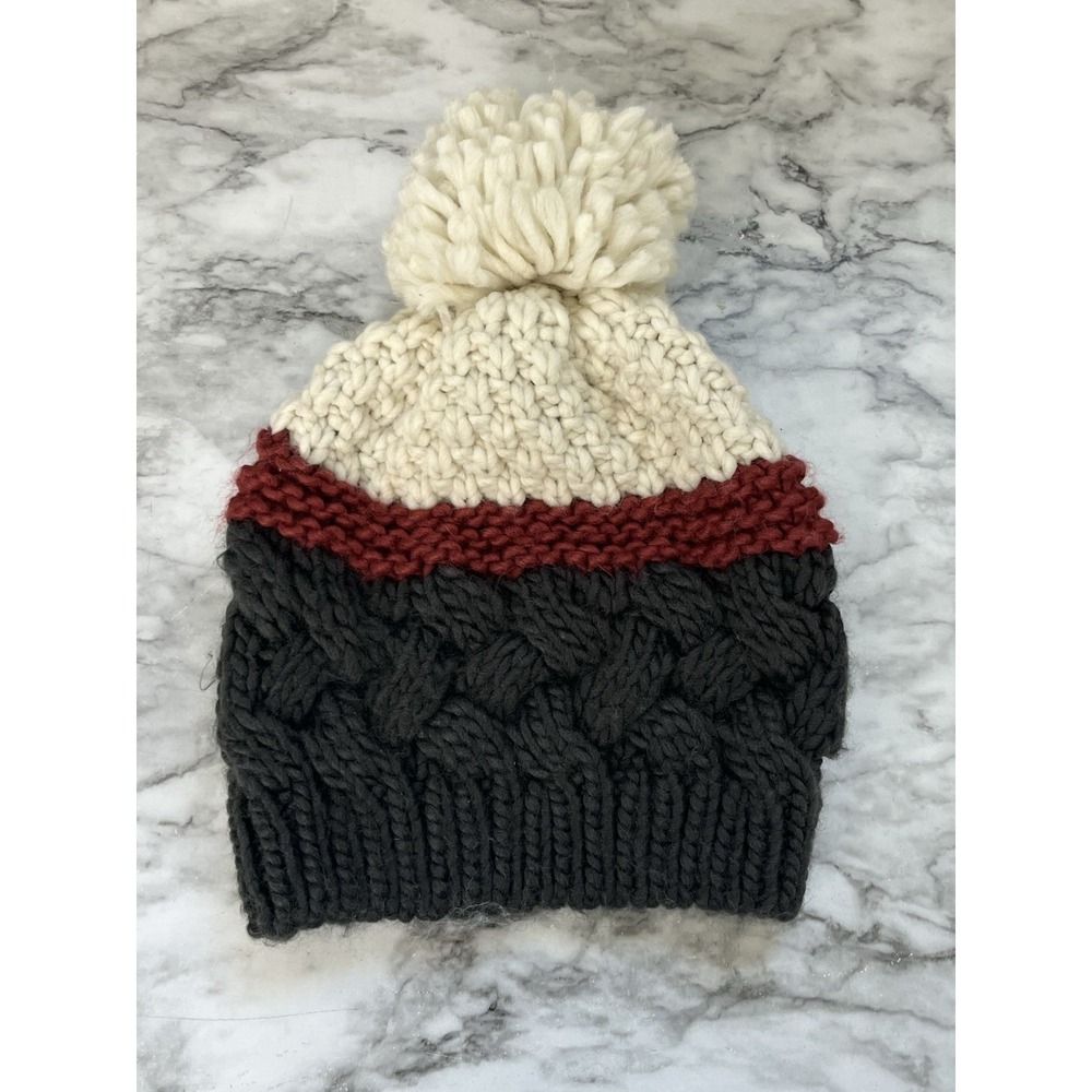 Aerie One Size Winter Hat Gray Cream Red Beanie Cable Knit Pom Pom Ball
